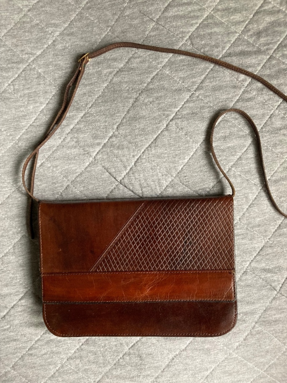 Vintage brown leather shoulder bag